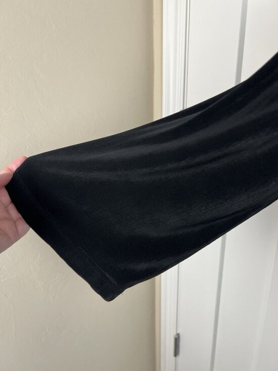 Chico’s Travelers Tunic Top Size 3 Black 3/4 Bell Sleeve Stretch Travel Blouse - Picture 3 of 8